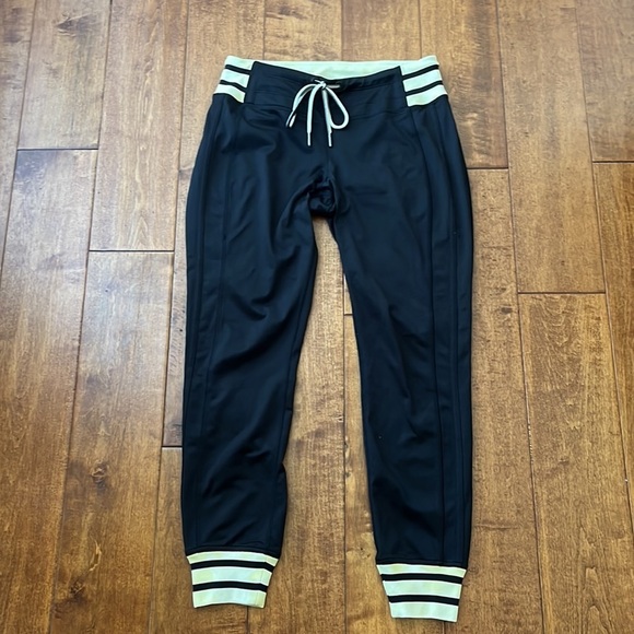 Athleta Black & Cream Striped Varsity jogger Pant Size S - Picture 3 of 12